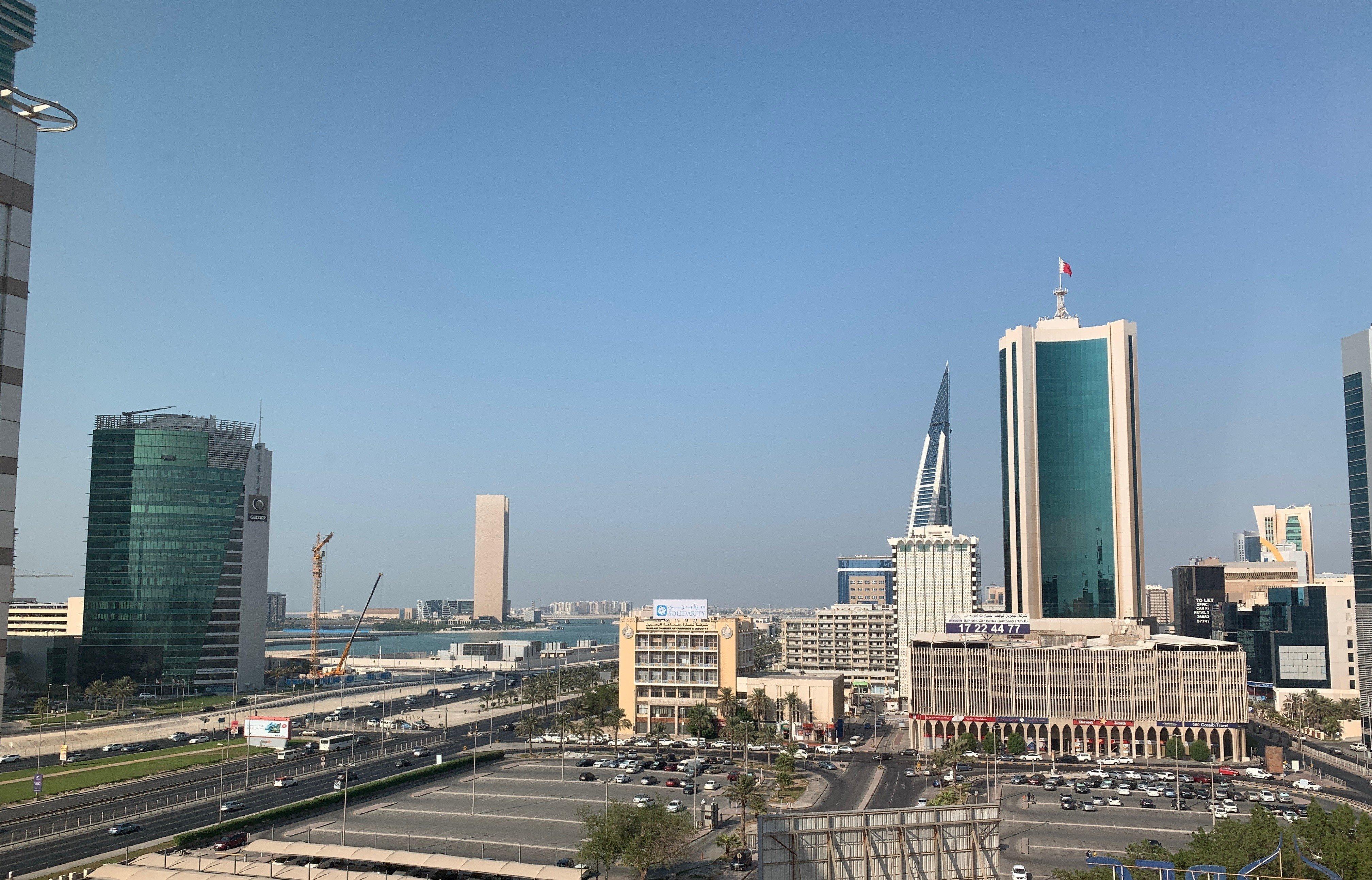 インターコンチネンタル リージェンシー バーレーン マナーマ エクステリア 写真 Manama skyline
